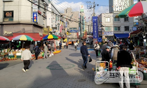 [따릉이 타고 서울 즐기기] 숨겨진 백제 500년 도성 ‘풍납토성’을 가다 ②문화재·맛집 찾는 즐거움